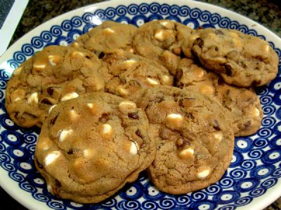 Double Chocolate Chip Cookies (White)