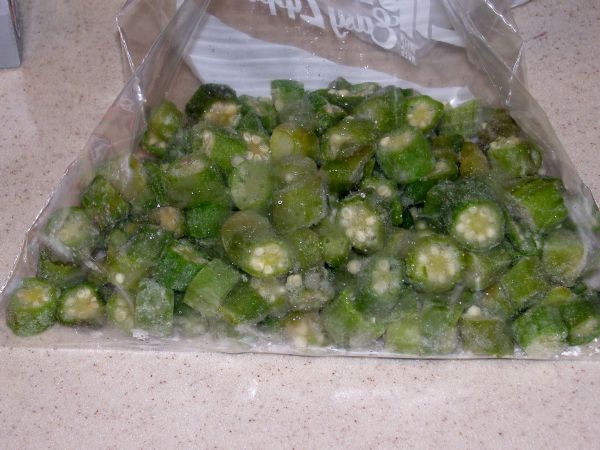 Put cut okra in zip lock bag.