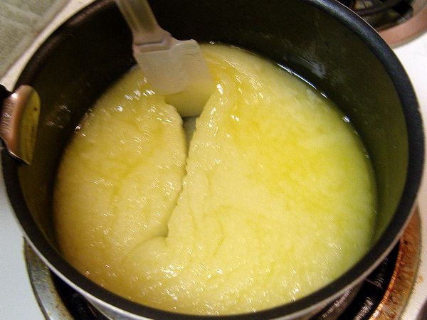 Mix the sugar into the butter.