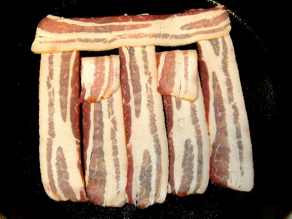 Lay out bacon, Fold bacon as shown to weave.