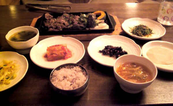 But I chose to eat at a traditional Korean restaurant:.  That's sirloin on the meat plate.