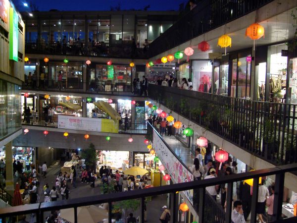 This shopping center ramped around to make 4 floors.