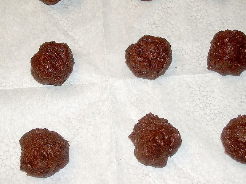 Roll into balls (about the size of walnuts - or use a tablespoon to get similar sizes)