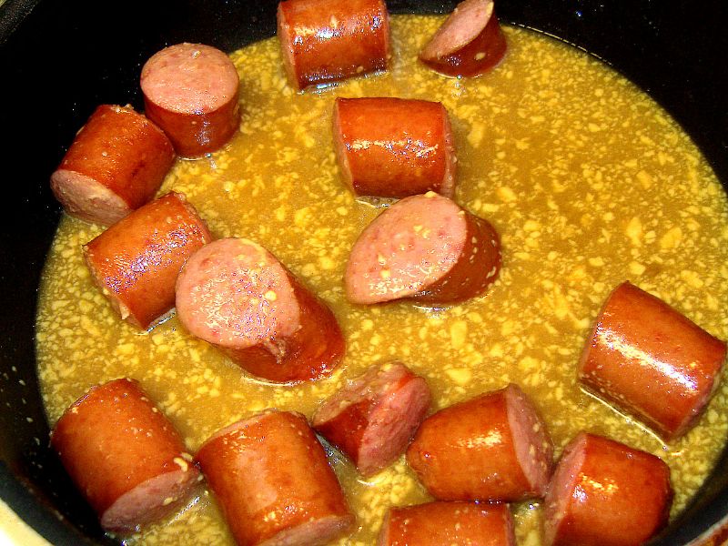 Mix together the mustard sauce in the skillet