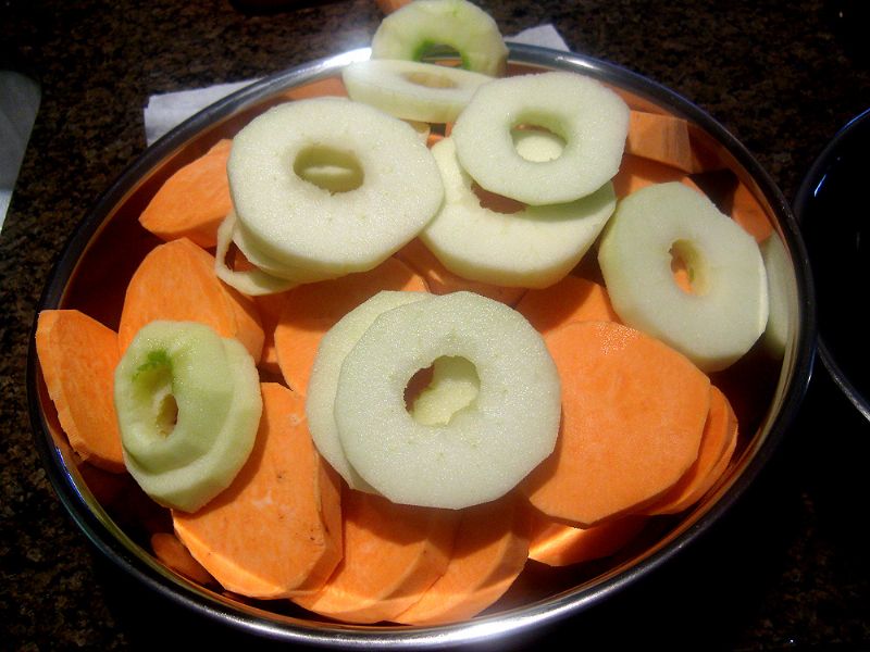 Cut apples in cubes or slices and add to the sweet potatoes