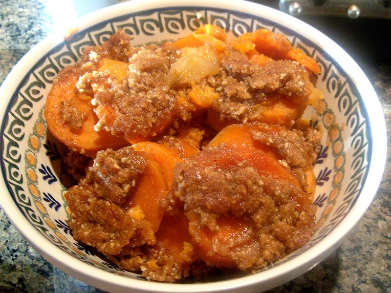 Candied Sweet Potatoes with Brown Sugar Crumble Top