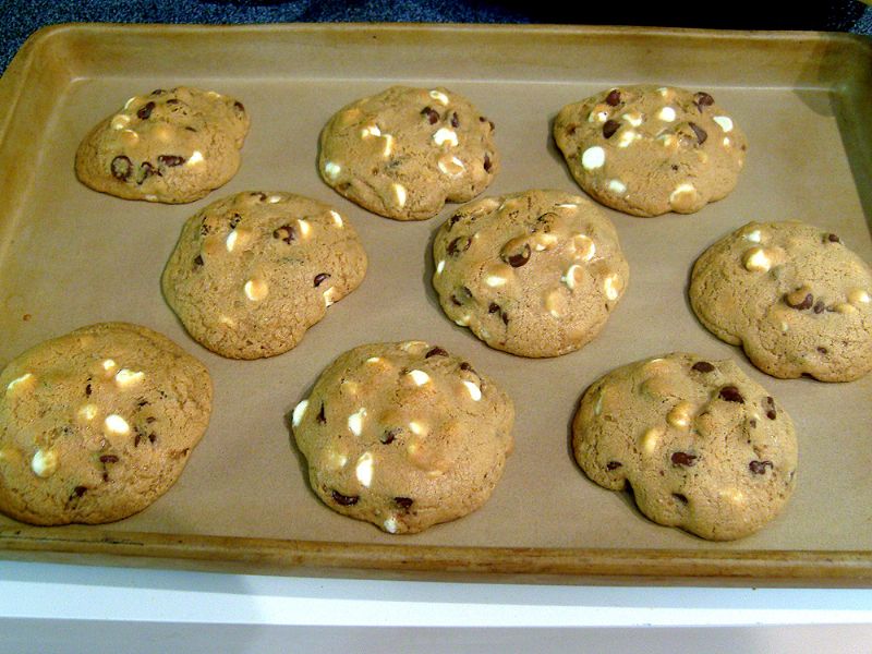 Allow to cool on the cookie sheet for 5 minutes to firm